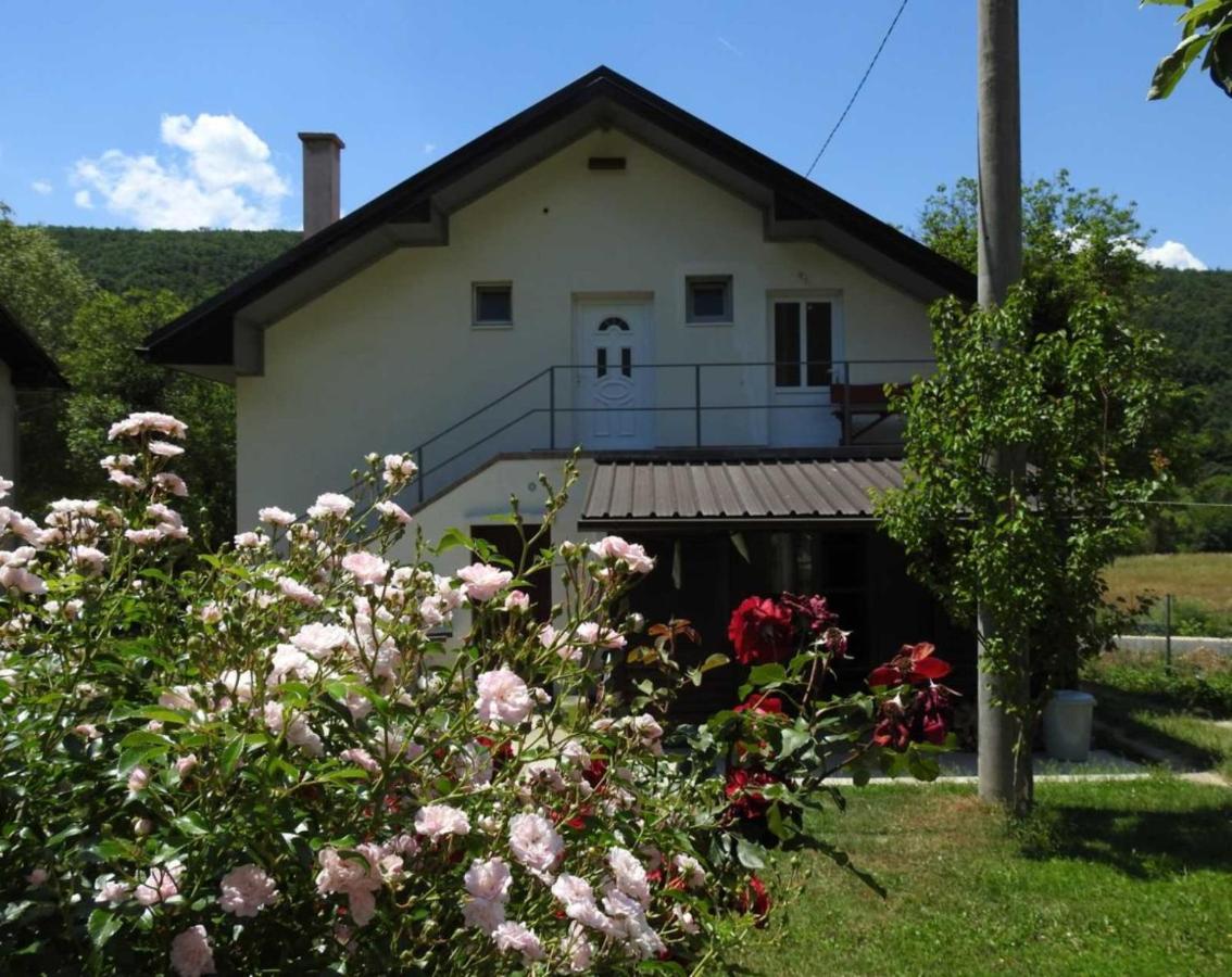 Omar & Una Apartmani Bihać Exterior foto